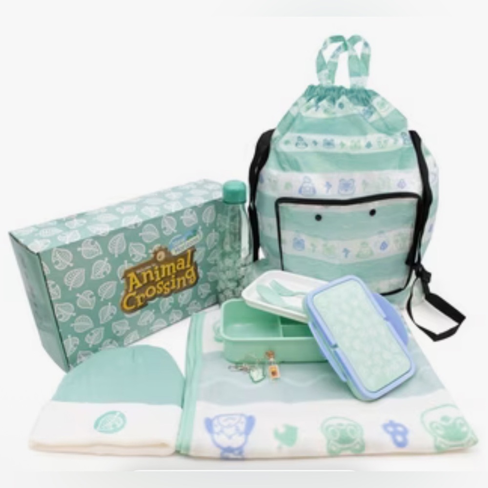 Nintendo Animal Crossing  - NIB - Blanket, Water Bottle, Drawstring Bag, Beanie - Picture 10 of 13